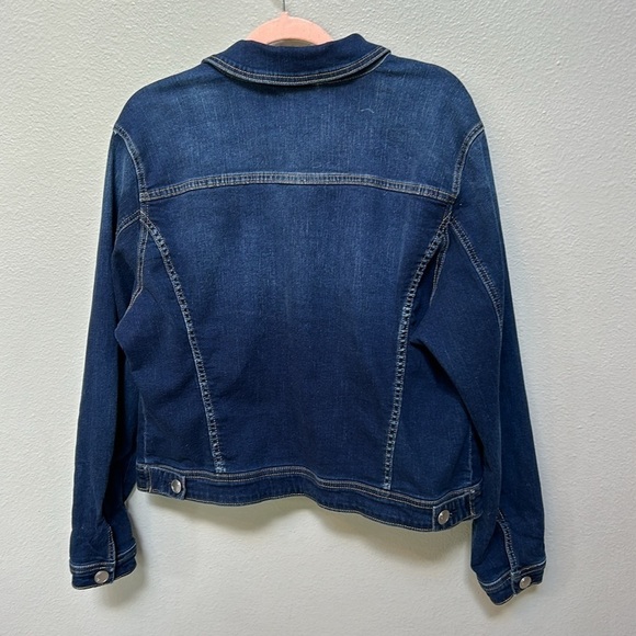 Lane Bryant denim jacket, dark wash, plus size 16 - Picture 8 of 8